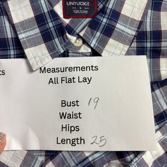 UNTUCKit checkered Button Down Women’s Shirt Size 8 NWT Navy White Classic Stapl - Picture 10 of 11